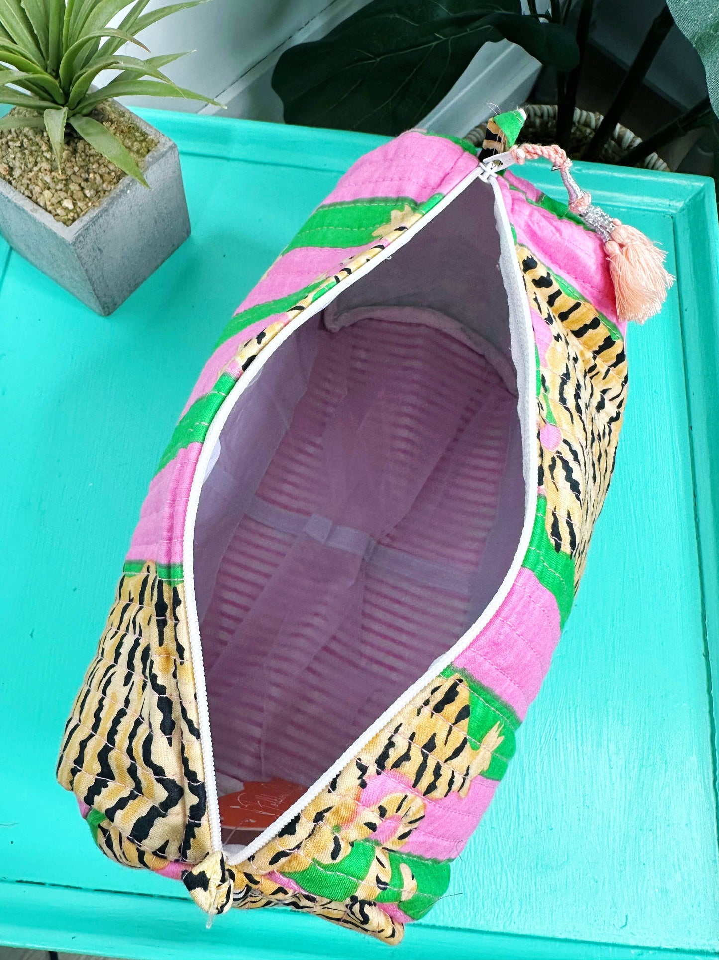 Quilted Makeup bag - Tiger Pink